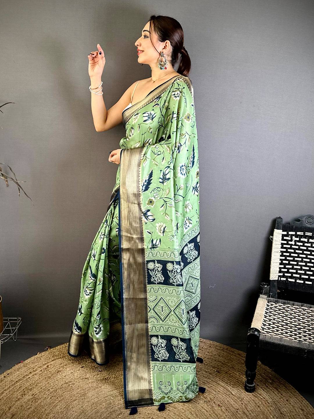 Pista Soft Dola Silk Floral Kanchi Border Saree