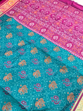 Elegant Rama Pochampally Patola Silk Saree