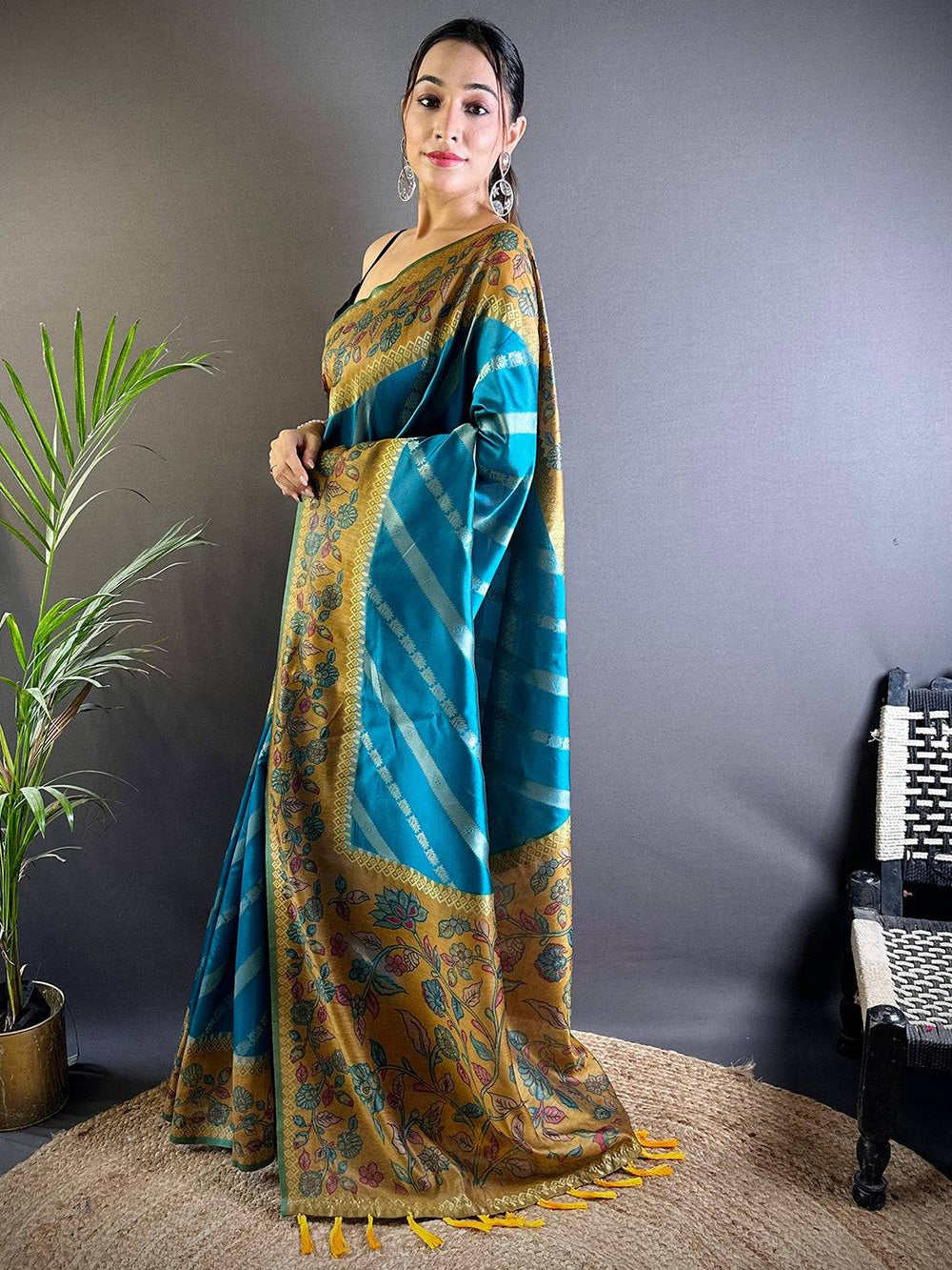 Rama Gold Zari And Kalamkari Print Saree