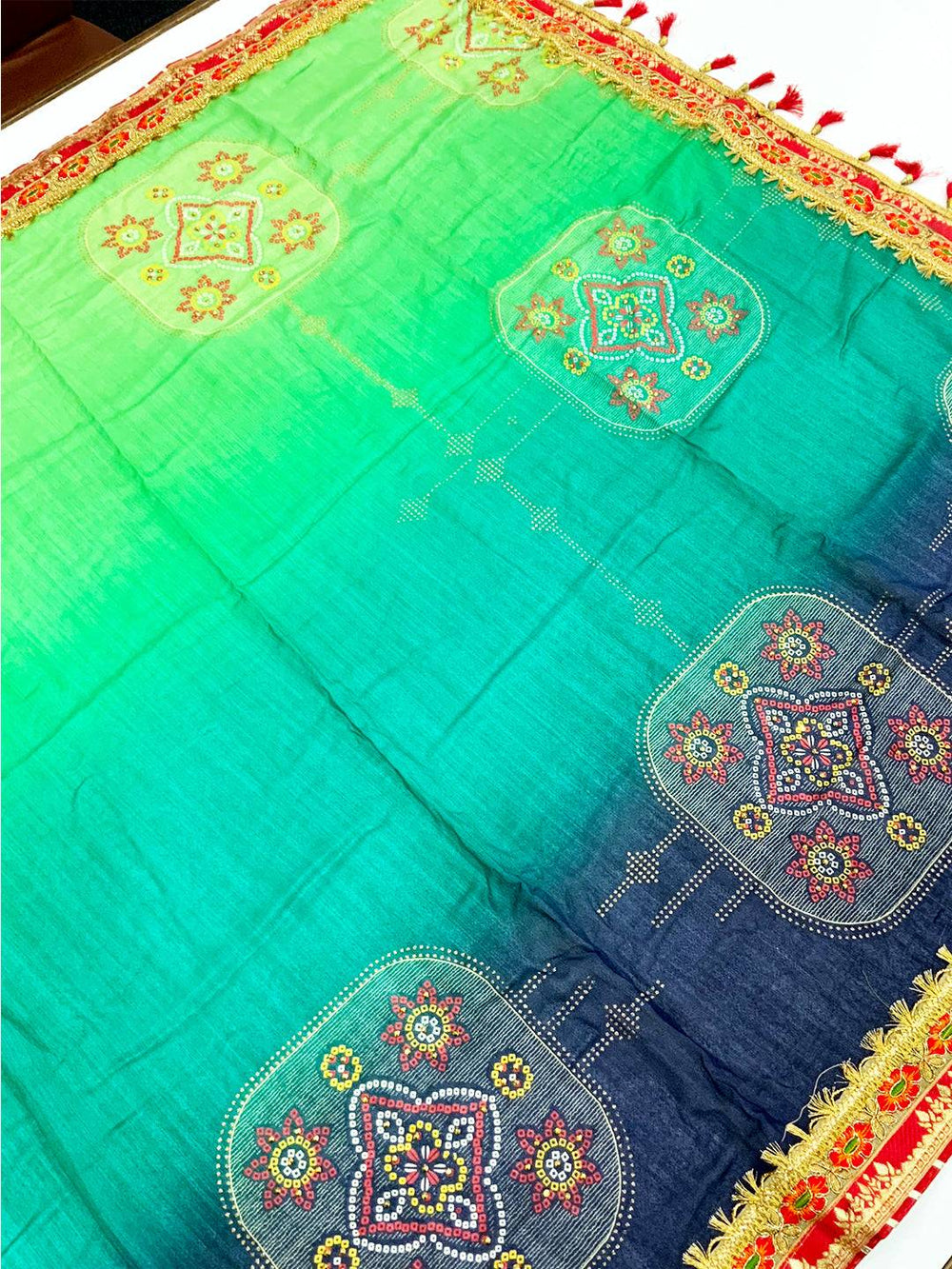 Stylish Chinnon Chiffon Bandhej Saree