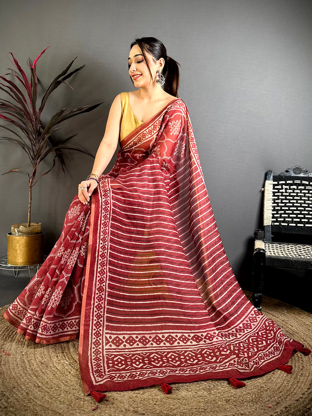Opulent Stripe Linen Chanderi Saree



