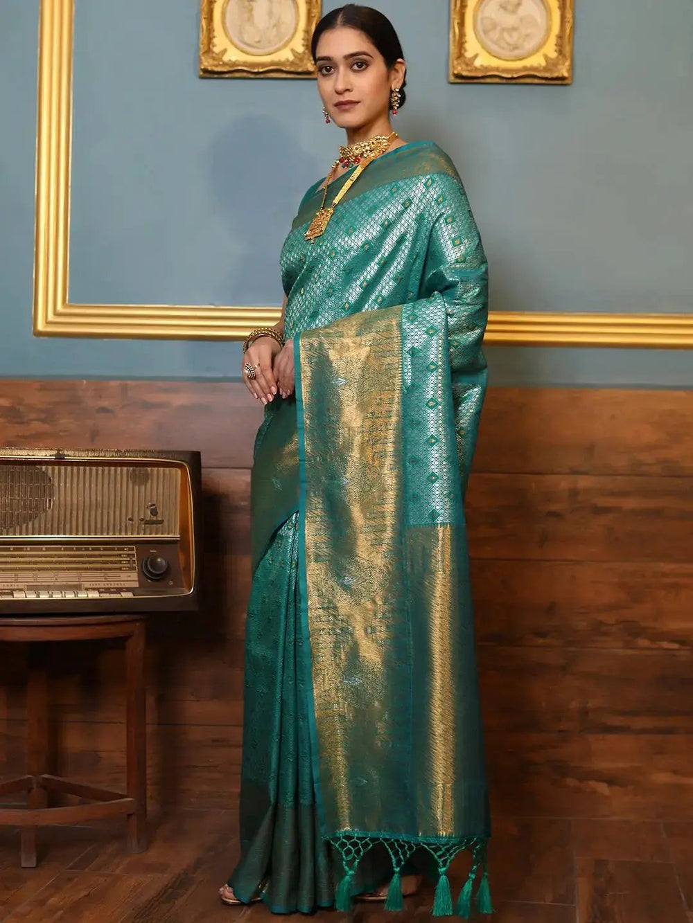 Traditional Kanjivaram Silk Saree With Zari Work 