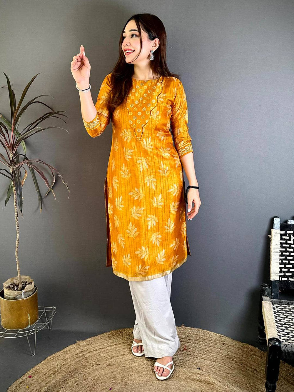Stylish Crew Neck Handloom Ghicha Kurti