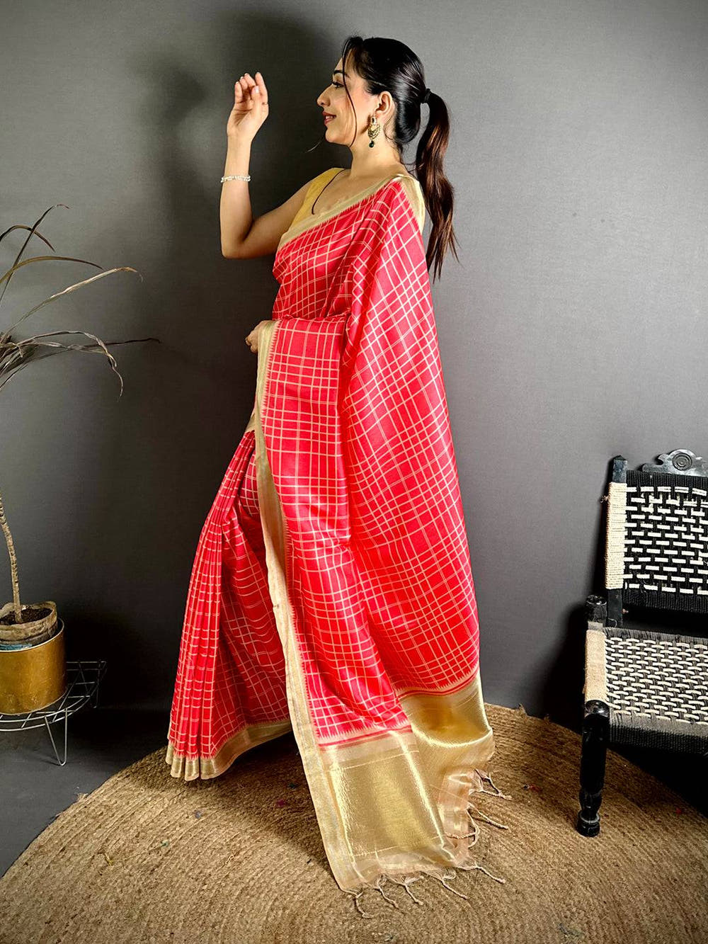 Soft Silk Checks Gaji Lakda Patta Saree