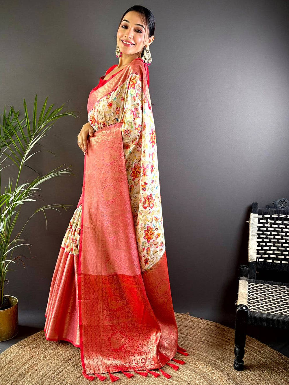 White Banarasi Silk Saree With Kanchi Pattu Border