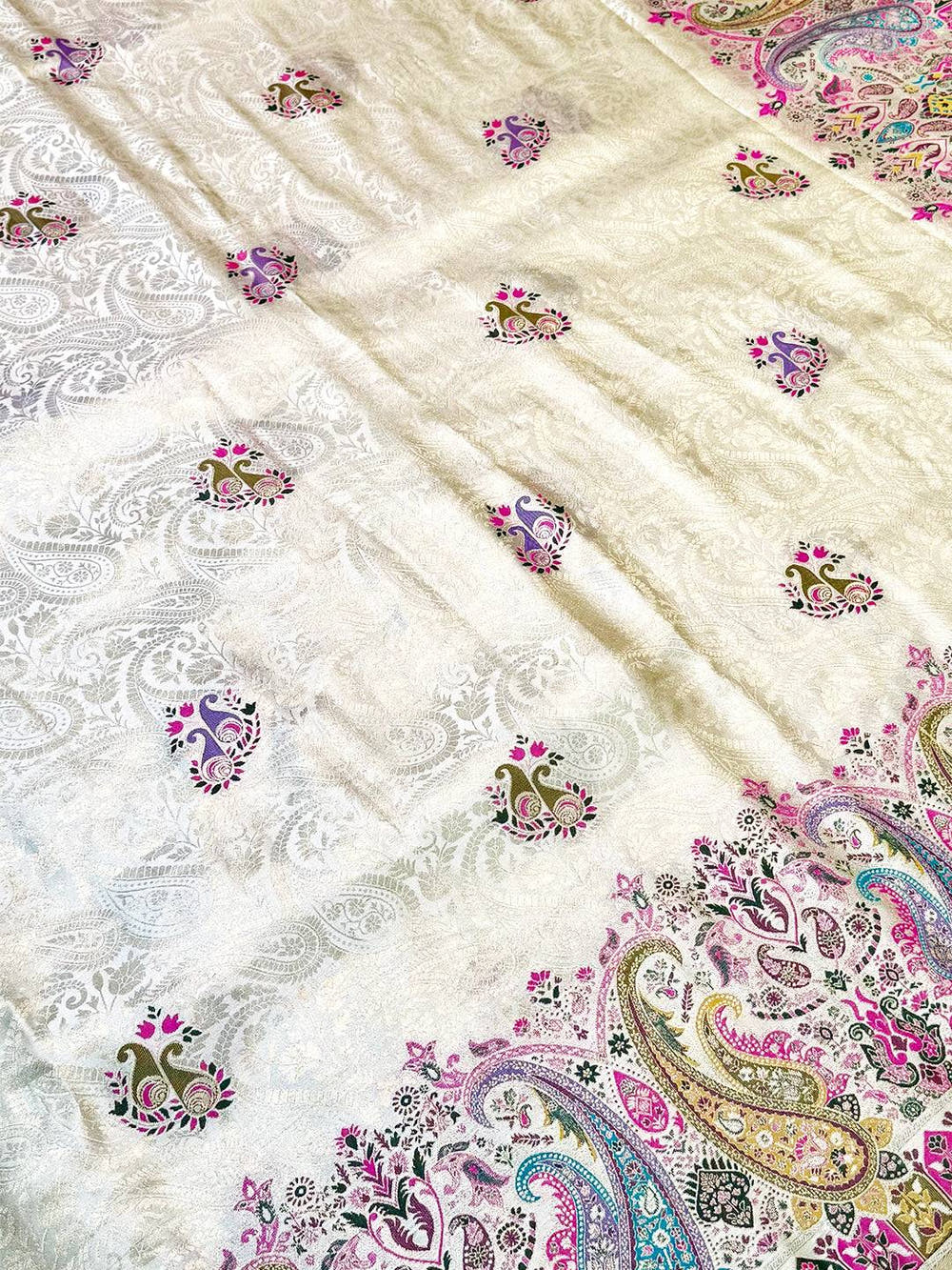Elegant Kashmiri Jacquard Zari Weaving Saree