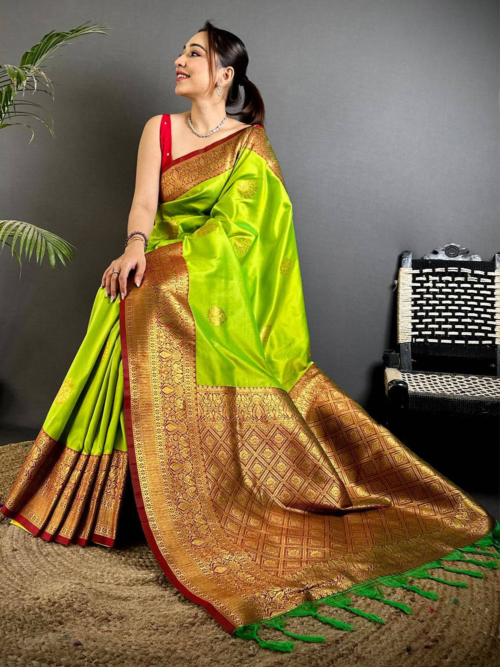 Regal Soft Silk Swan Motif Saree