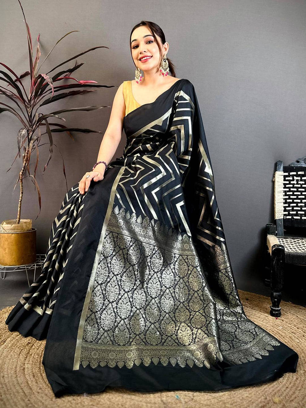 Black Geometric Zari Weave Banarasi Saree