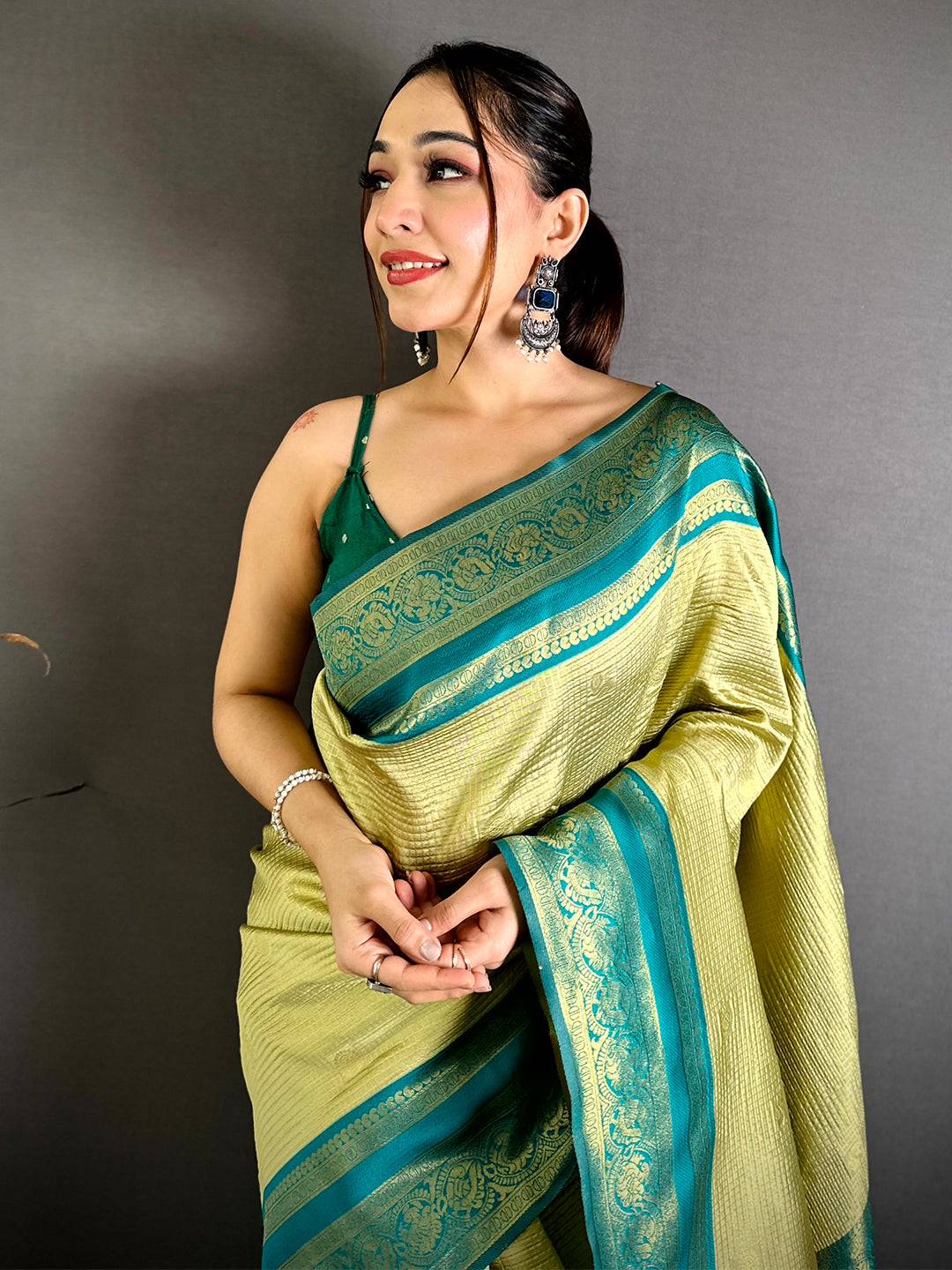 
Artisan Banarasi Katan Contrast Border Saree