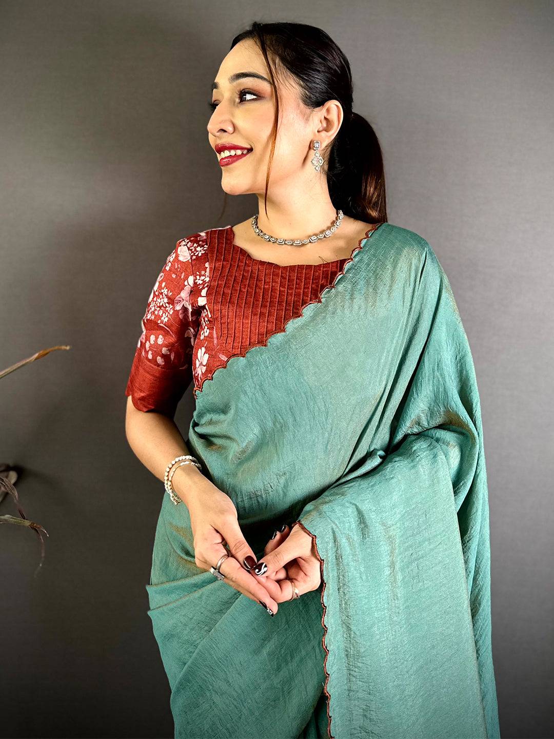 Stylish Contrast Printed Blouse Silk Saree