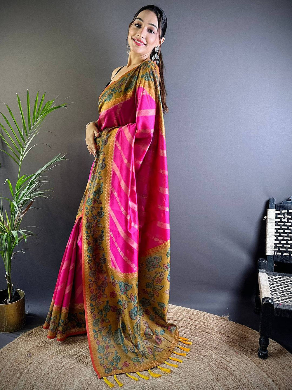 Pink Gold Zari And Kalamkari Print Saree
