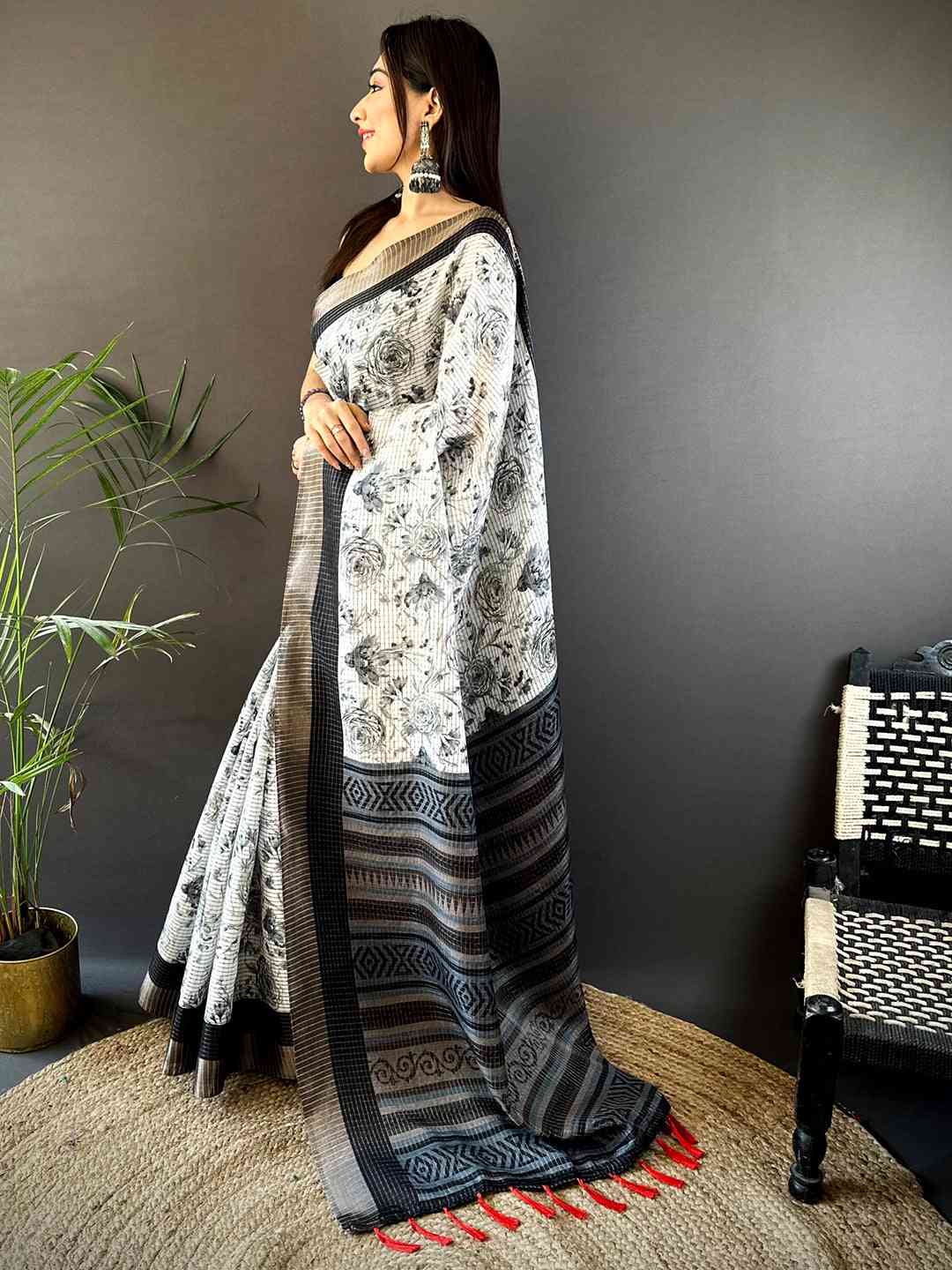 Elegant Black Check Floral Tissue Chanderi Saree