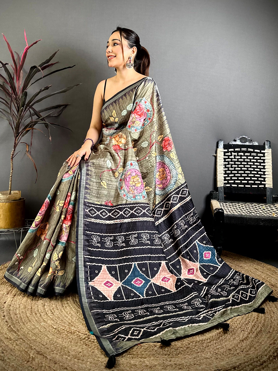 Radiant Pochampally Art Pallu Tussar Saree