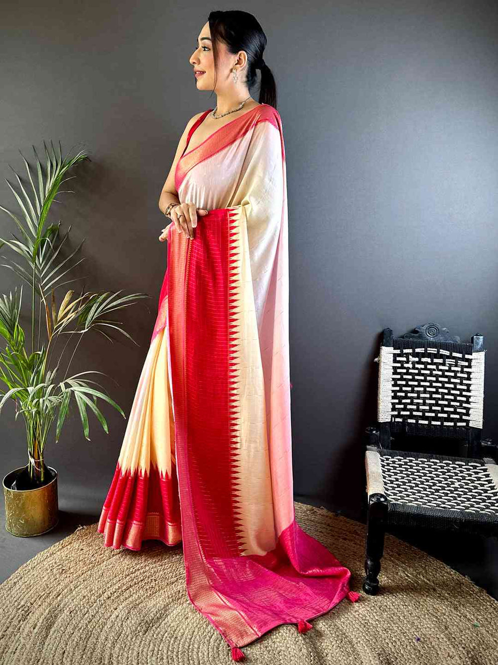Elegant Cotton Viscose Zari Check Ombre Saree