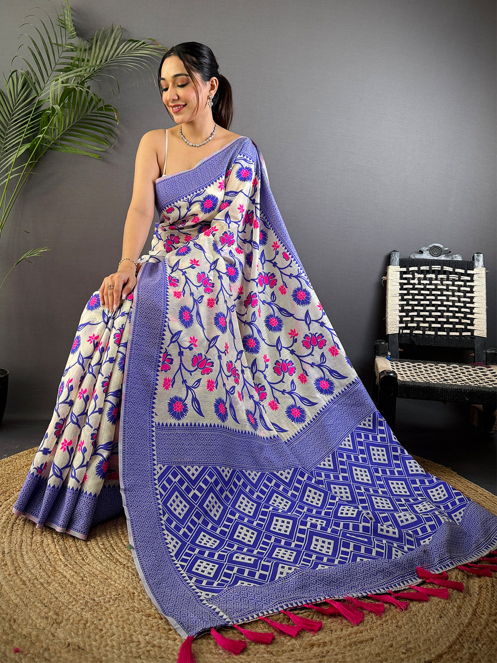 Royal Bloom Dhakai Jamdani Cotton Silk Saree
