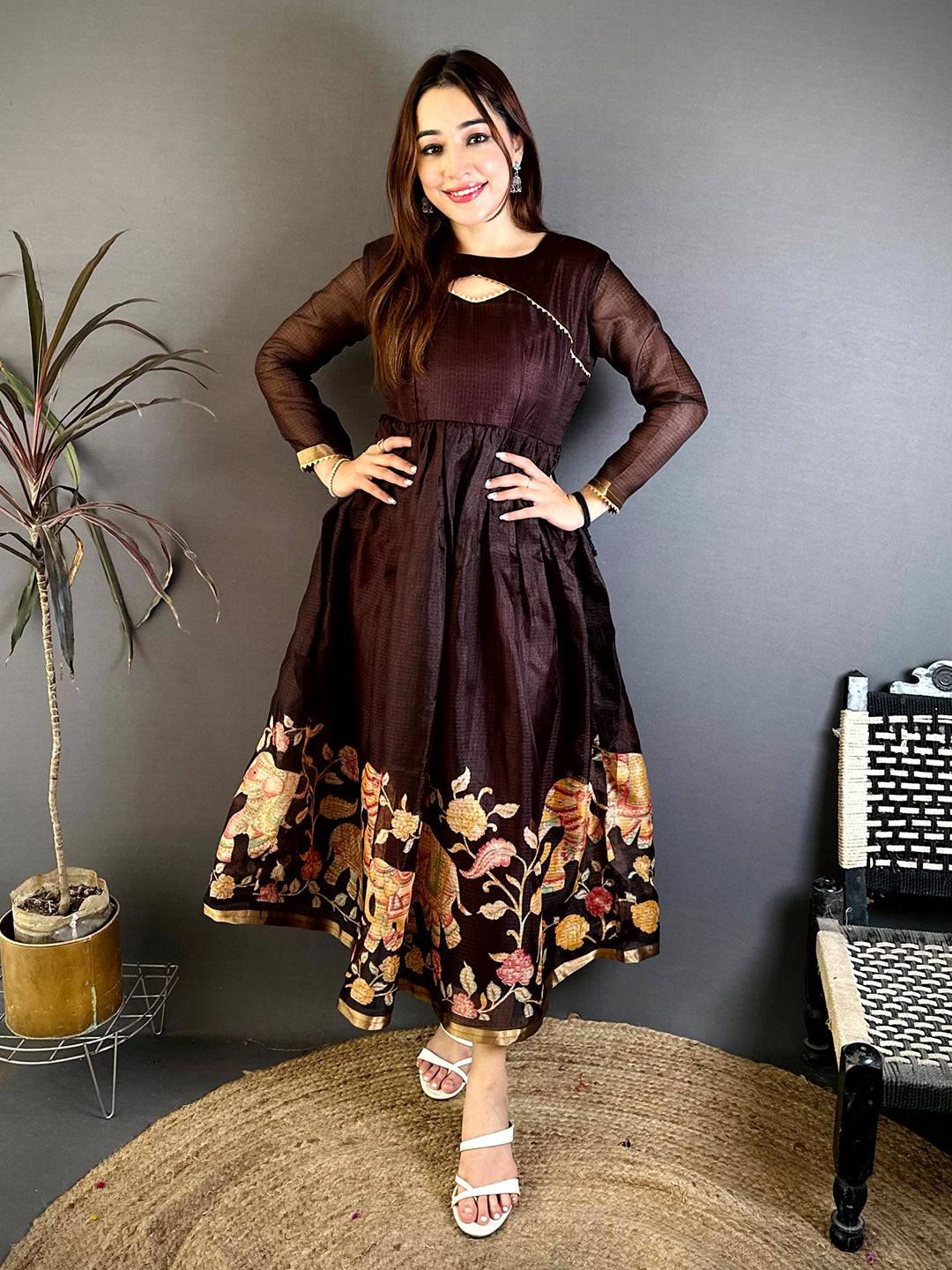 Elegant Crew Neck Kota Doriya Kurti