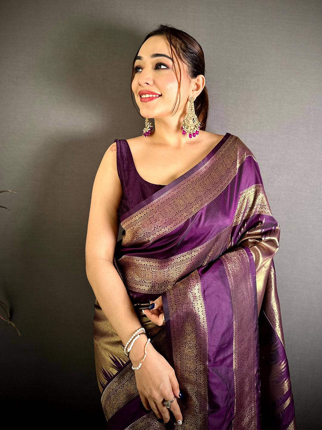 Soft Silk Zari Tissue Gadwal Border Saree