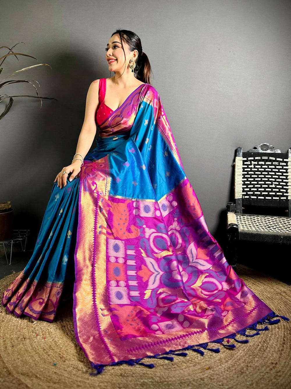 Stylish Silk Ikkat Pochampally Weaving Saree