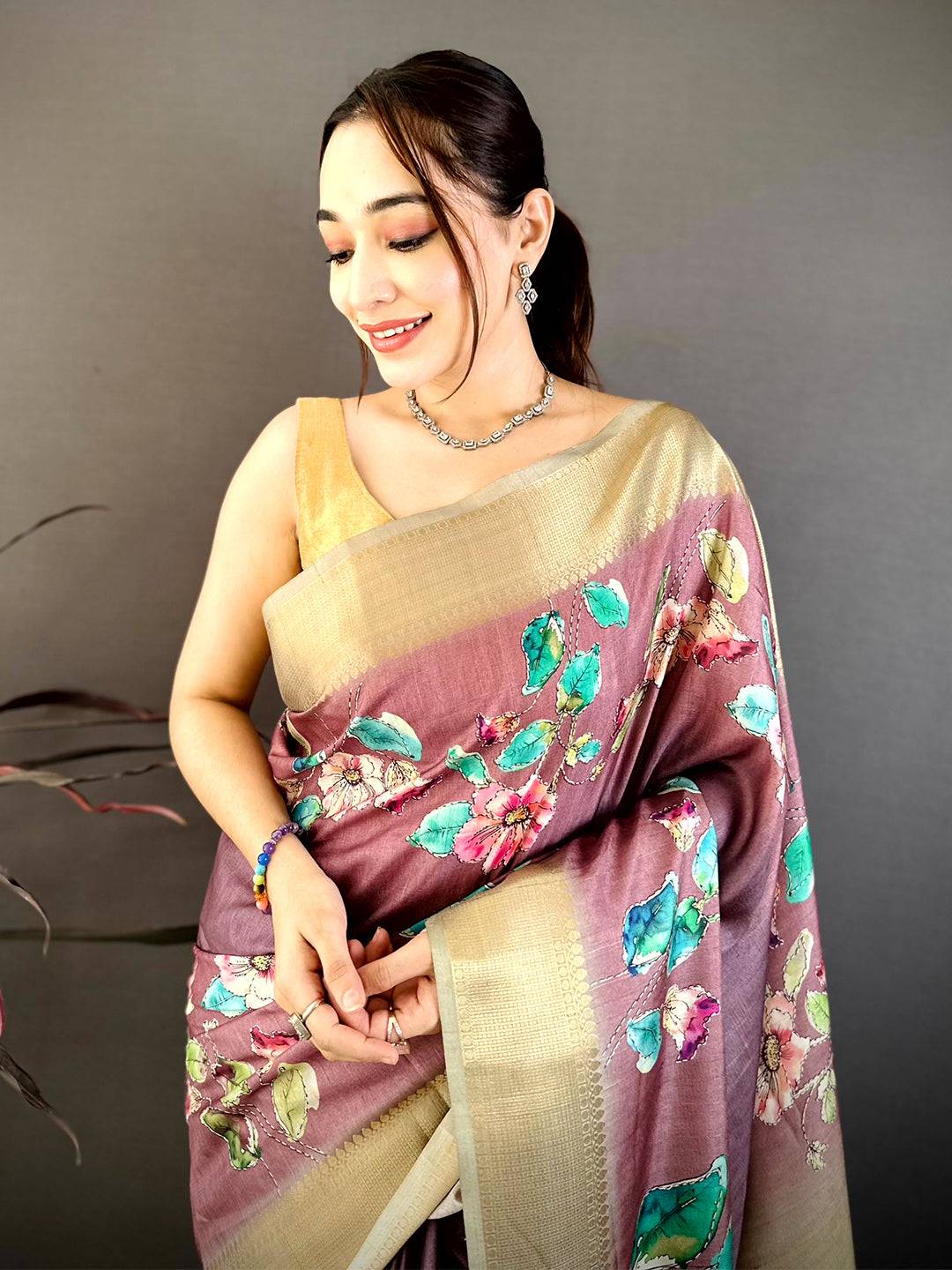 Exclusive Gold Zari Border Kalamkari Saree