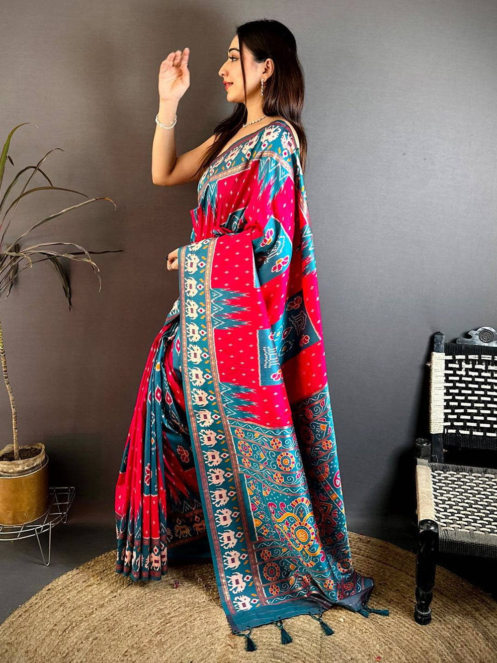 Radiant Warli Ikkat Patola Silk Saree