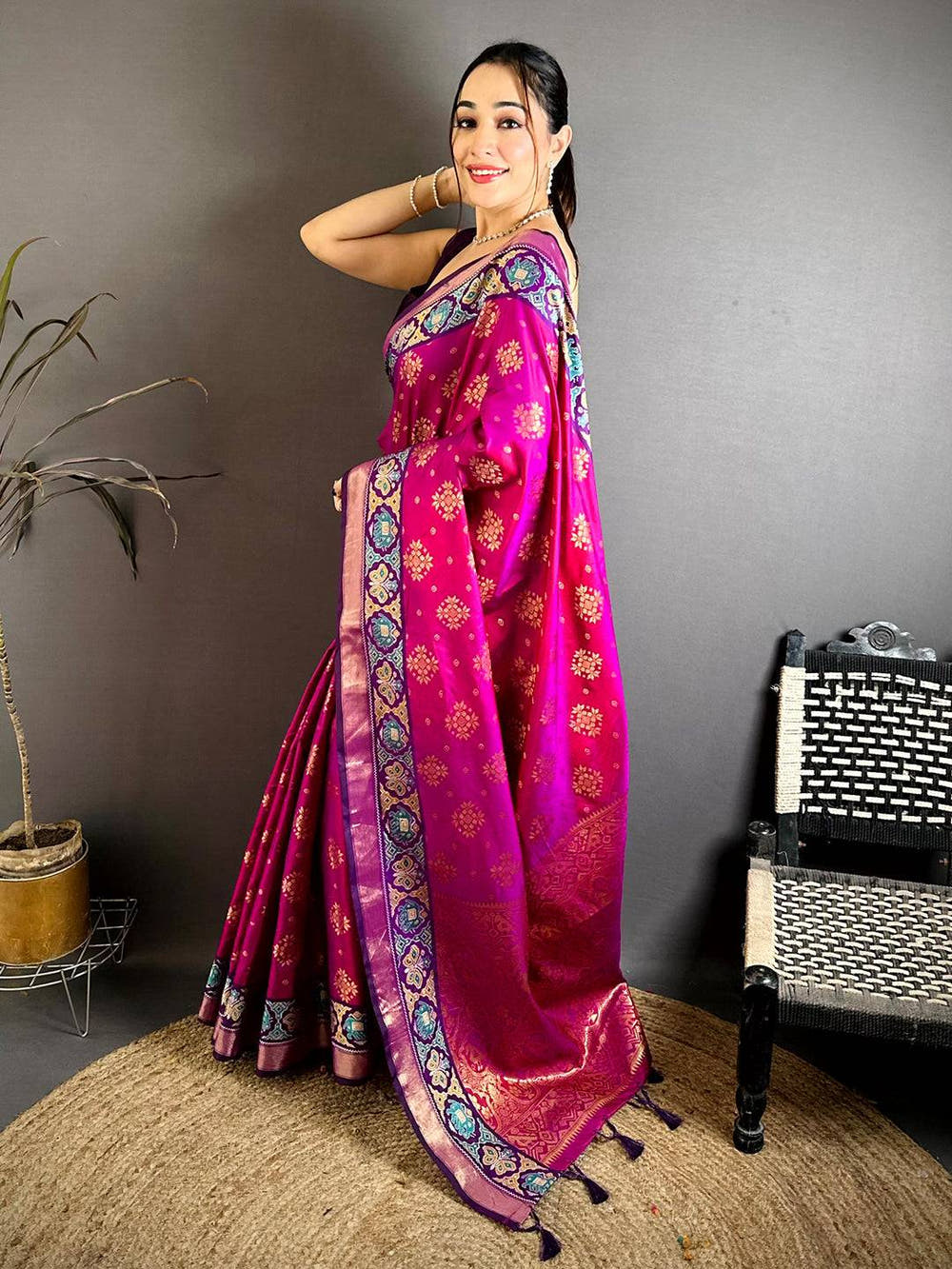 Classic Gold Zari Double Tone Pattu Saree