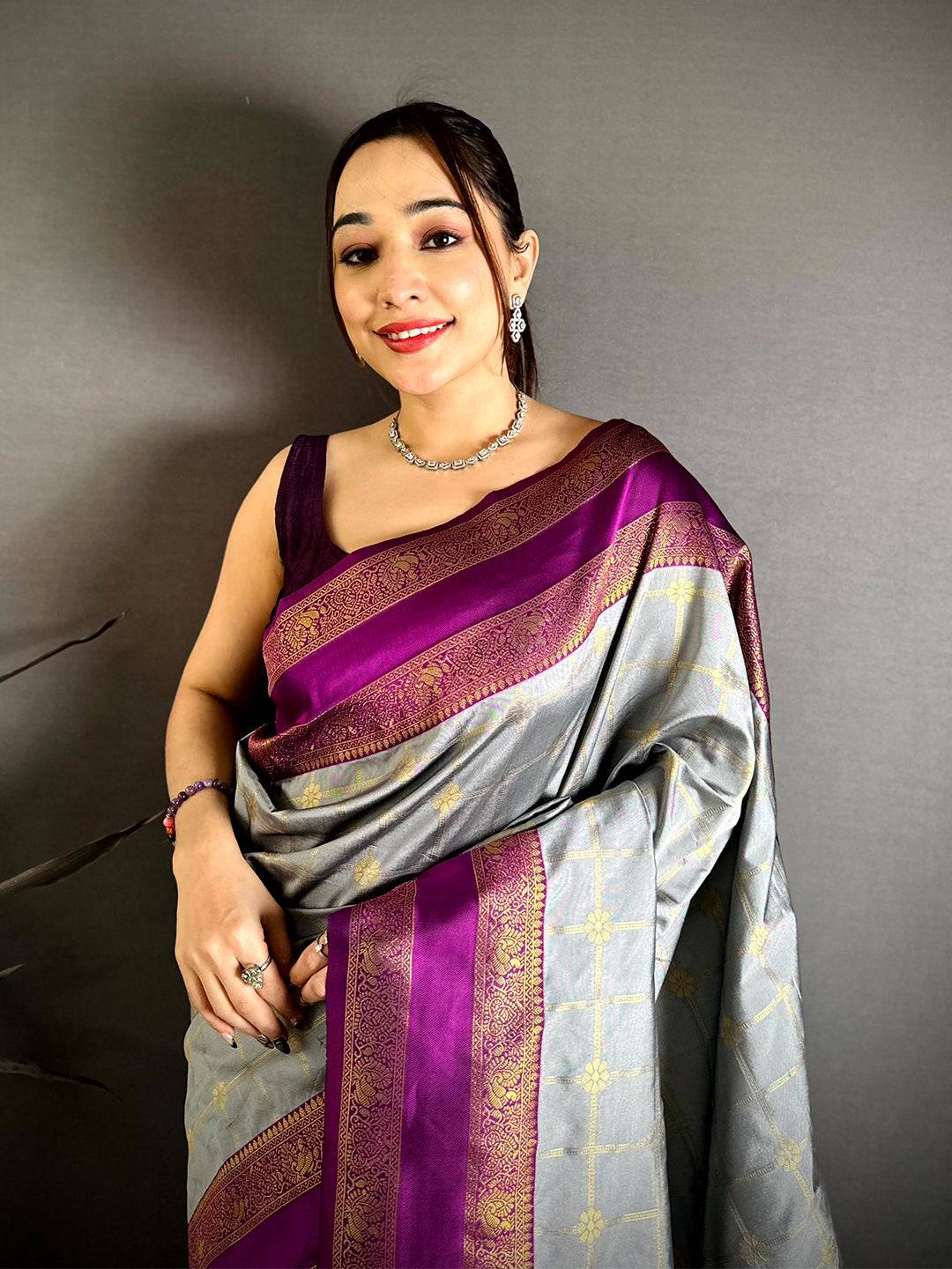 Grey Check Weave Gadwal Saree