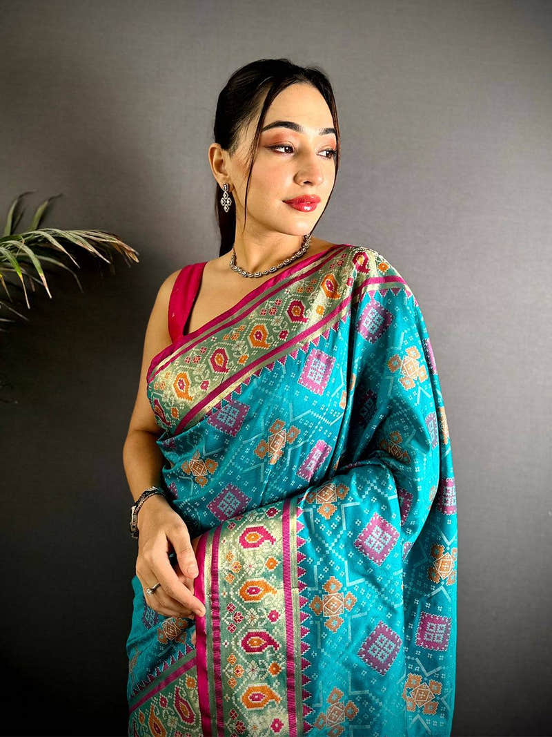 Rama Soft Silk Saree With Patola Weaving