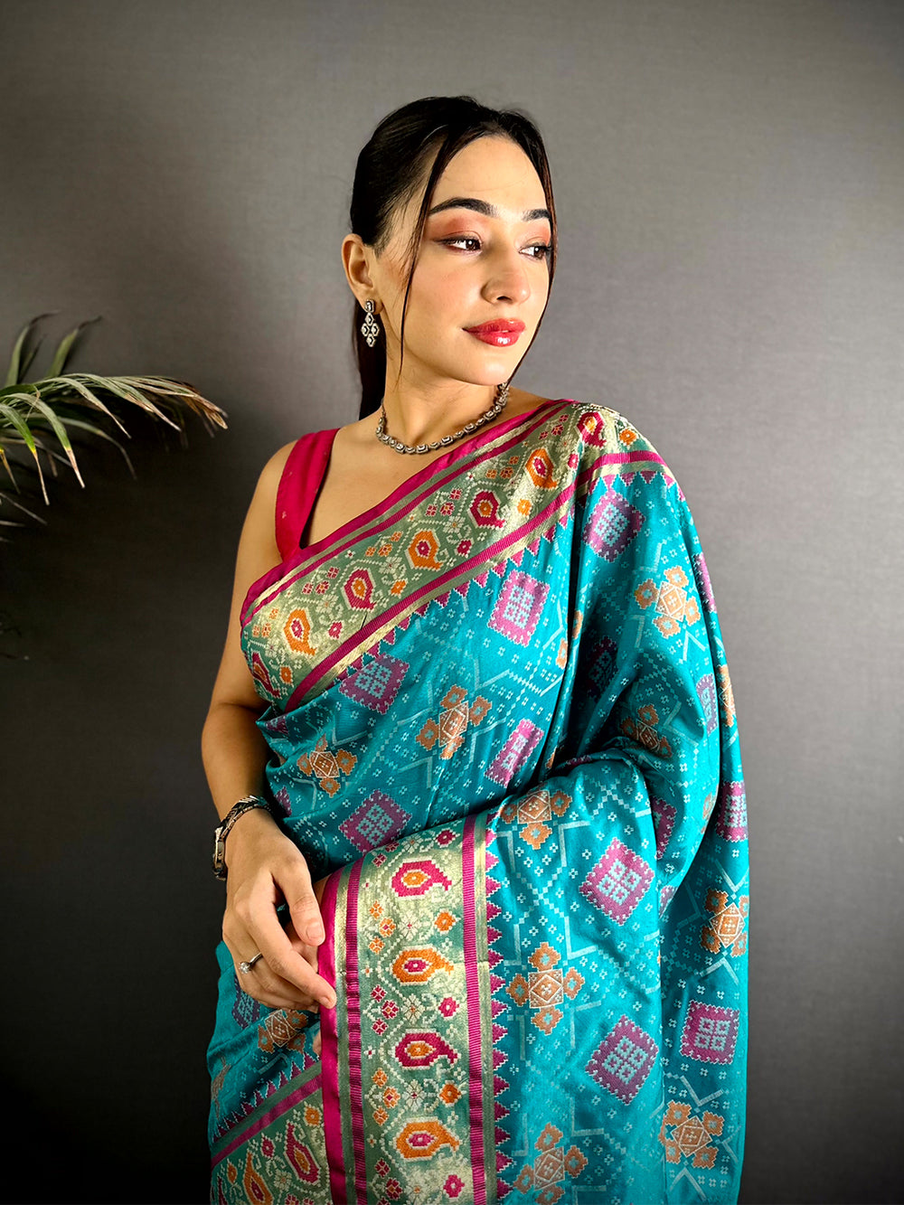 Rama Soft Silk Saree With Patola Weaving