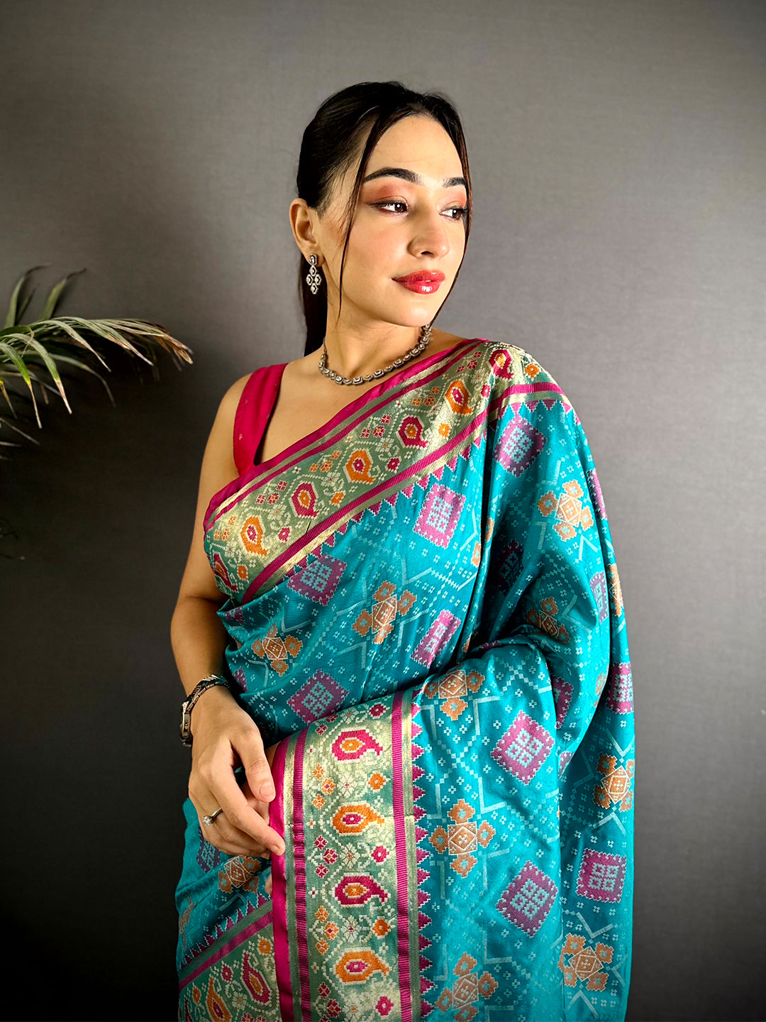 Rama Soft Silk Saree With Patola Weaving