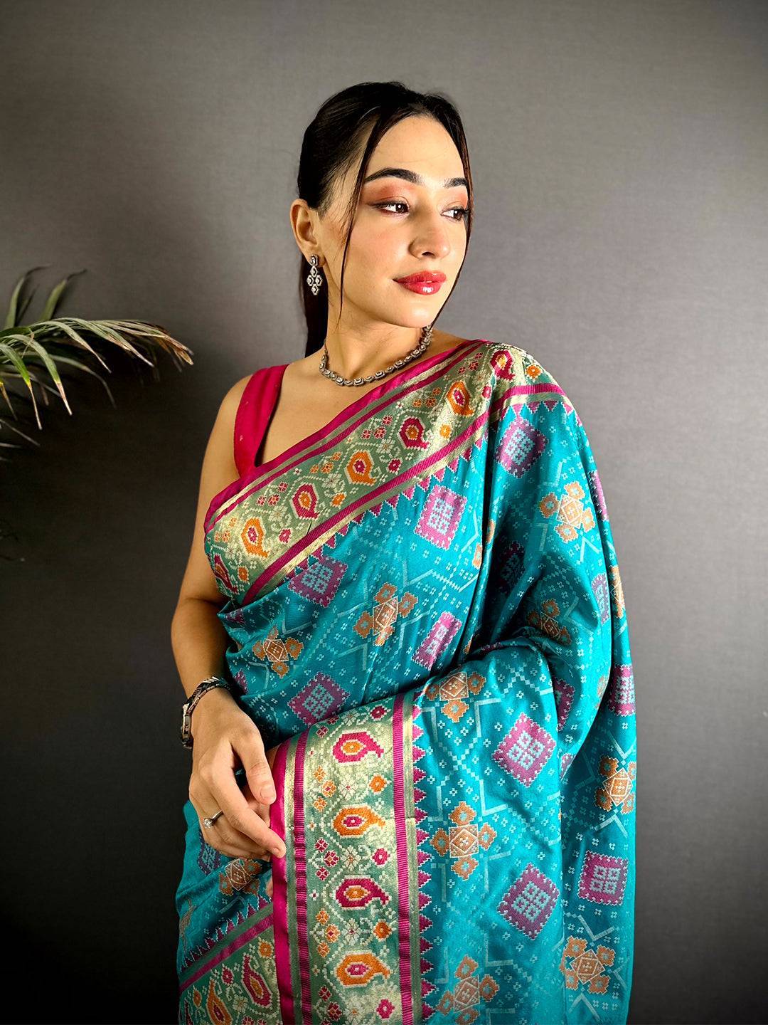Rama Soft Silk Saree With Patola Weaving

