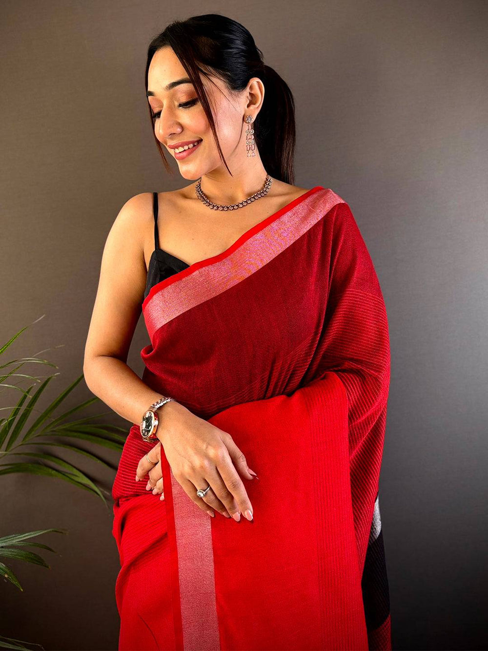 Red Stylish Linen Saree With Zari Border