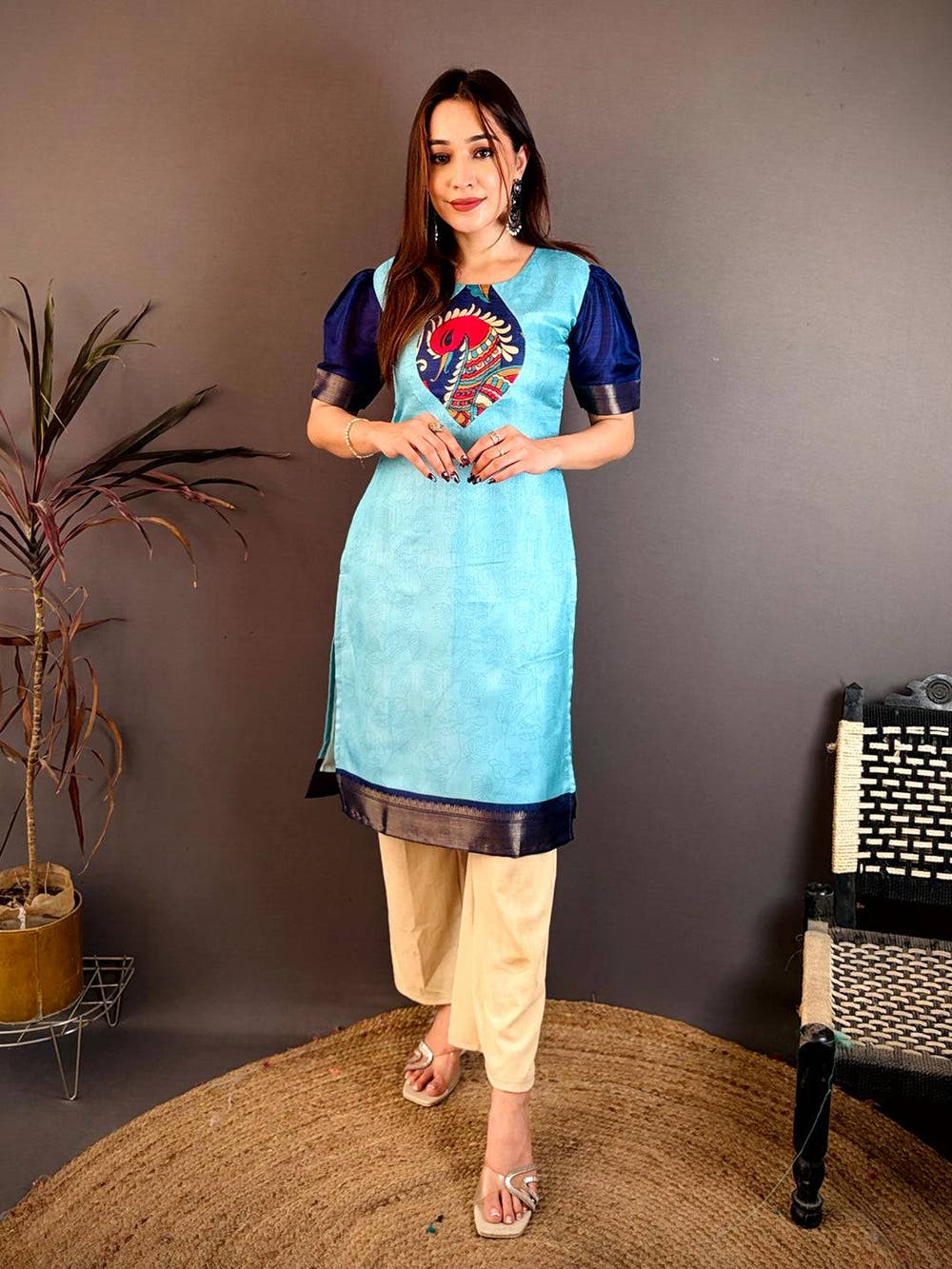 Elegant Crew Neck Dola Silk Kurti
