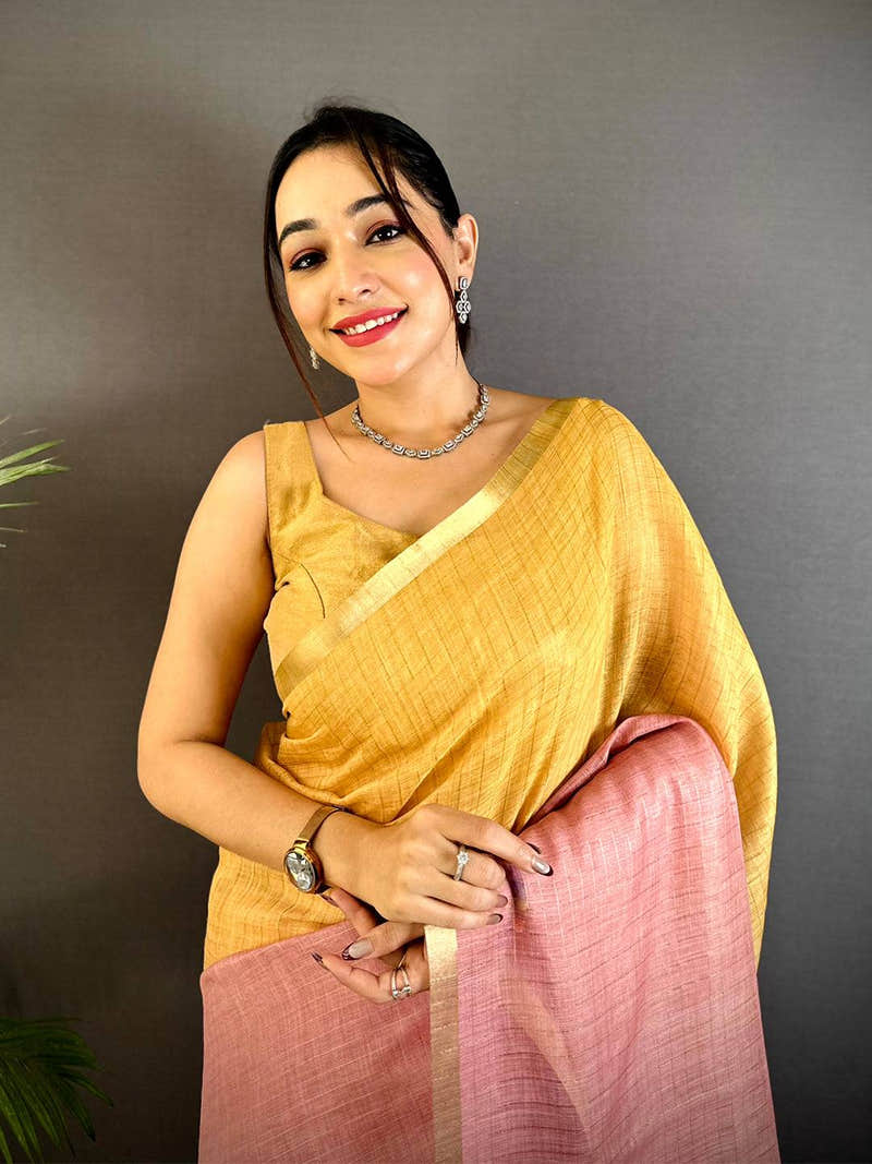 Graceful Linen 90 Zari Check Saree