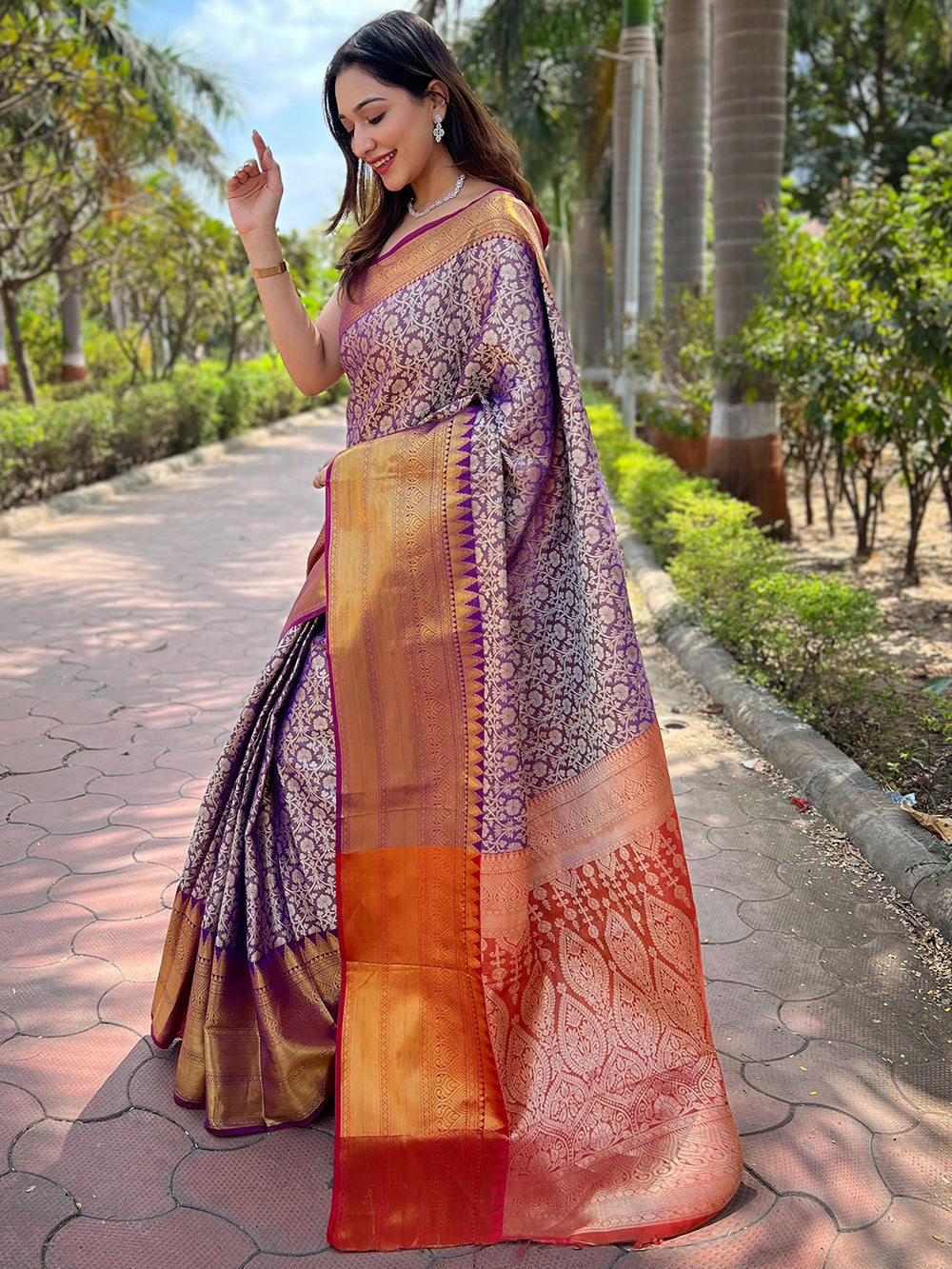 Elegant Kanjivaaram Saree in Wine and Gold with Jacquard Design