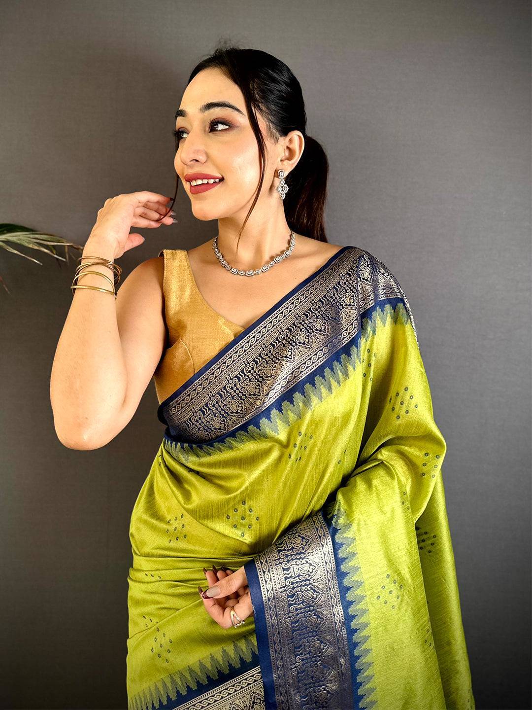 Green Bandhej Weave Kanchi Pattu Saree

