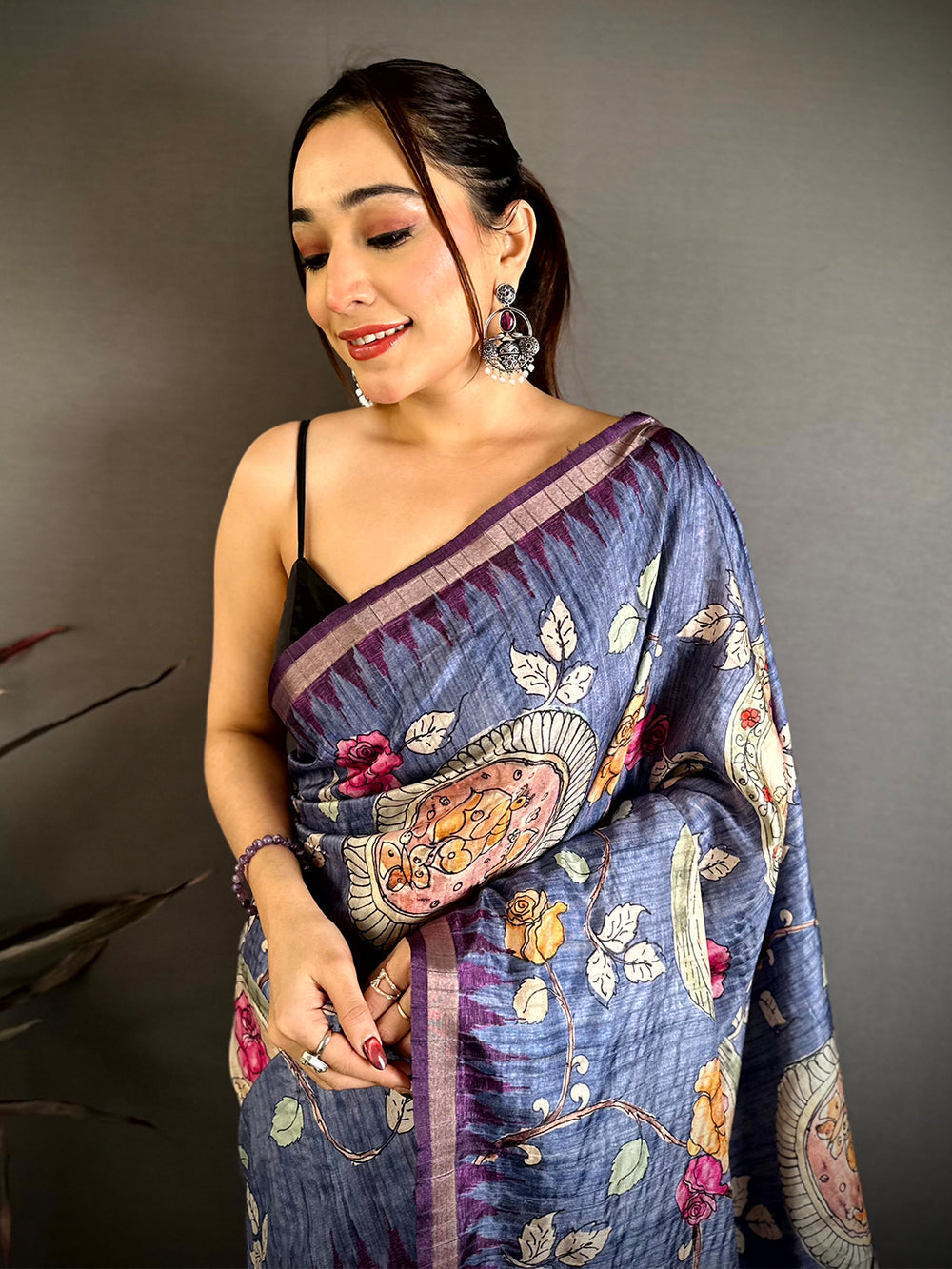 Stylish Pochampally Art Pallu Tussar Saree