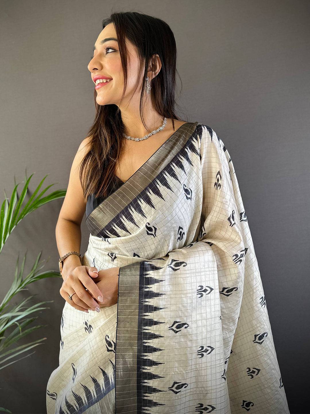 White Ikkat Zigzag Saree