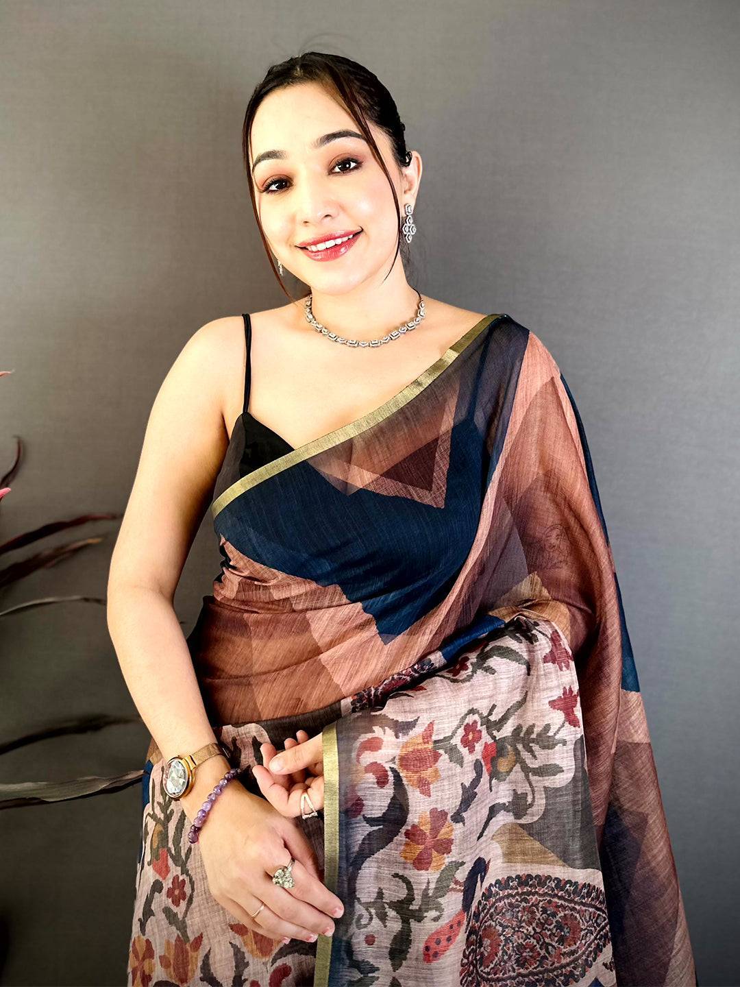 Heritage Linen Tissue Geometric Saree