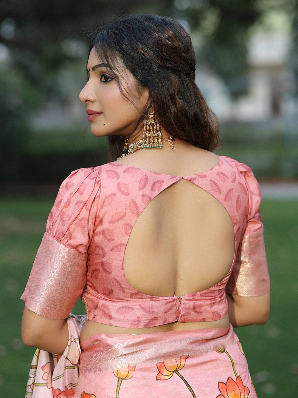 Pink Viscose Dola Silk Saree With Pichwai & Mughal Print