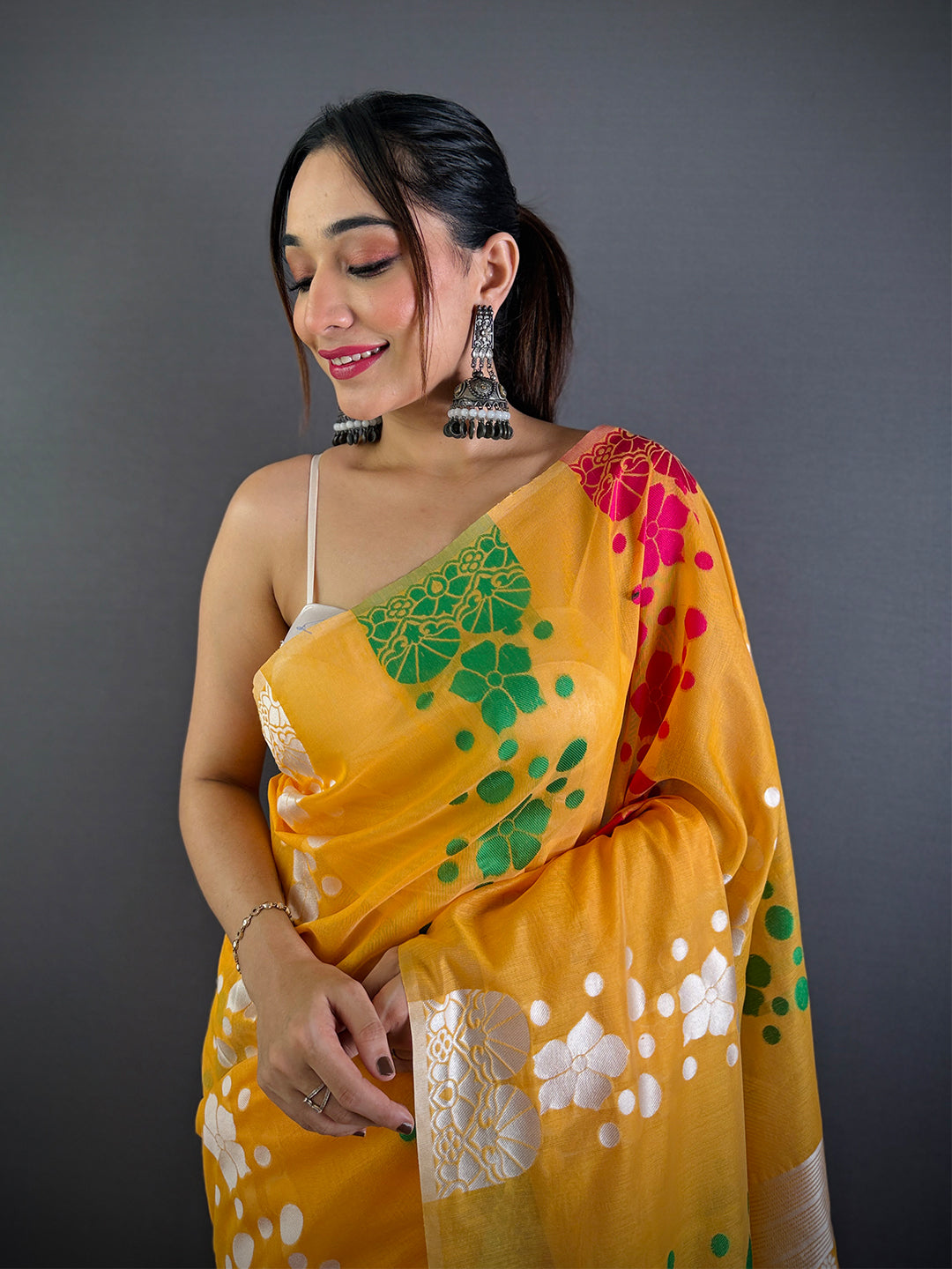 Graceful Yellow Dhakai Jamdani Cotton Silk Saree
