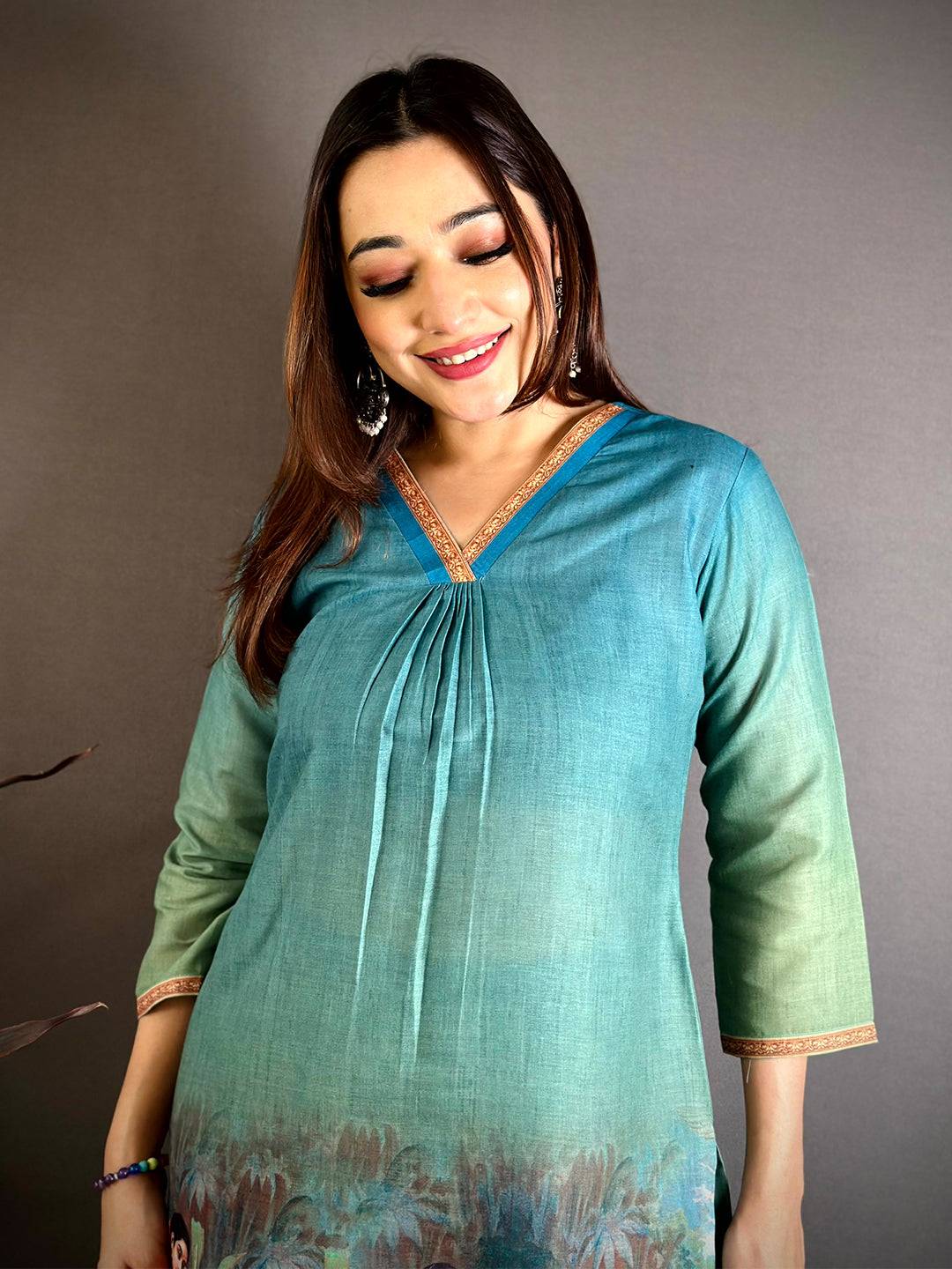 Elegant Painting Art V Neck Kurti