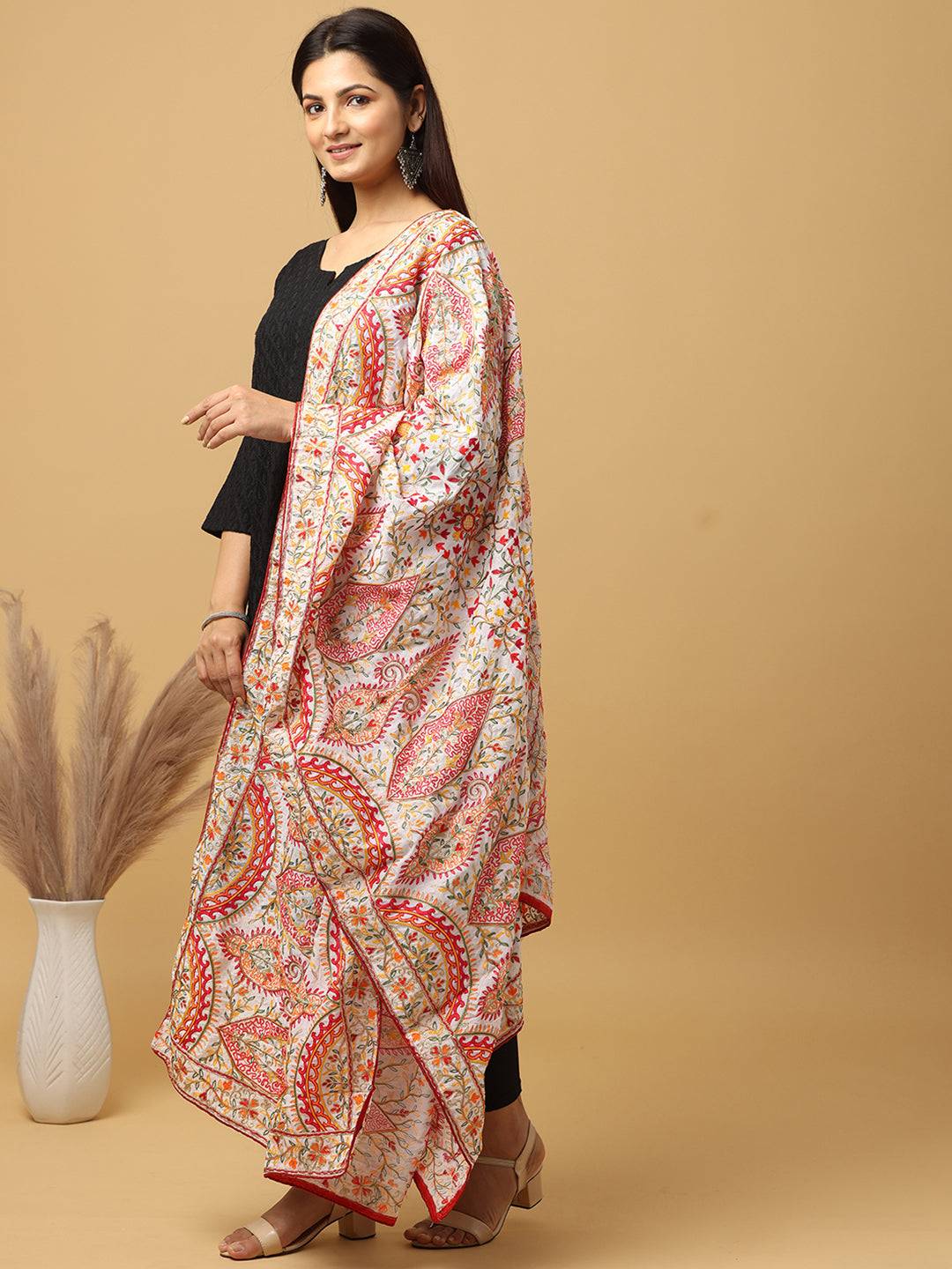 Side view of poly chiffon pashmina dupatta showcasing design.