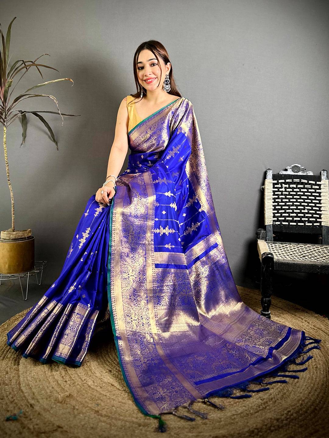 Stylish Banarasi Katan Big Zari Border Saree