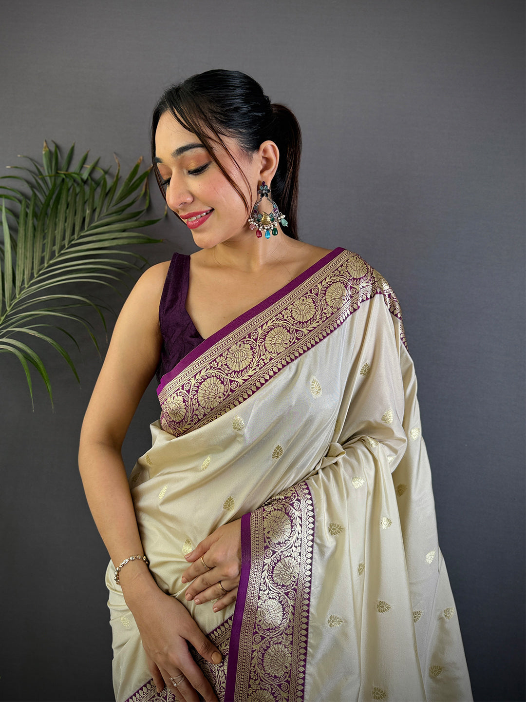 Buy Now White Soft Silk Feather Saree Online Vastranand