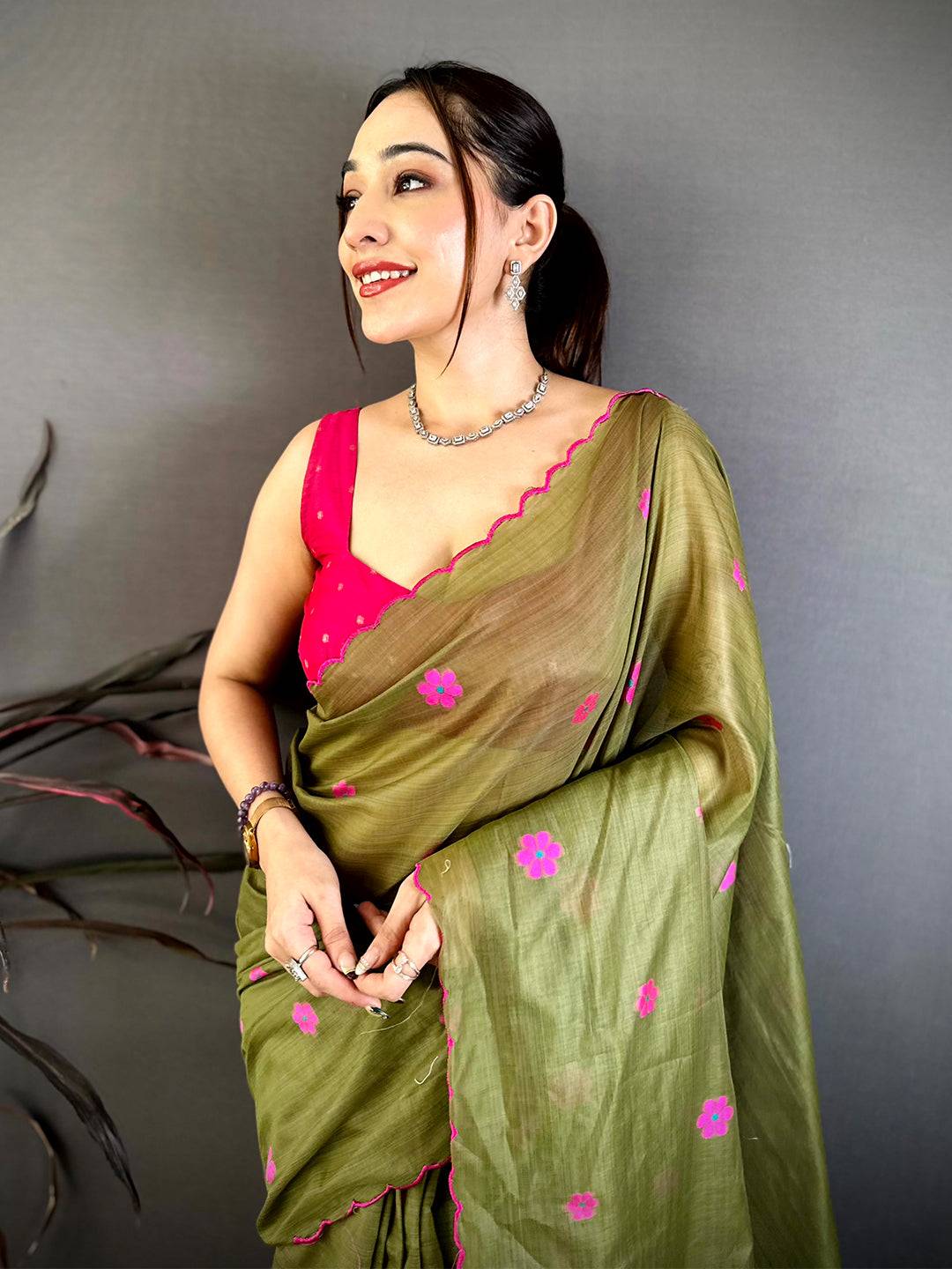 Radiant Mul Cotton Floral Weaving Saree
