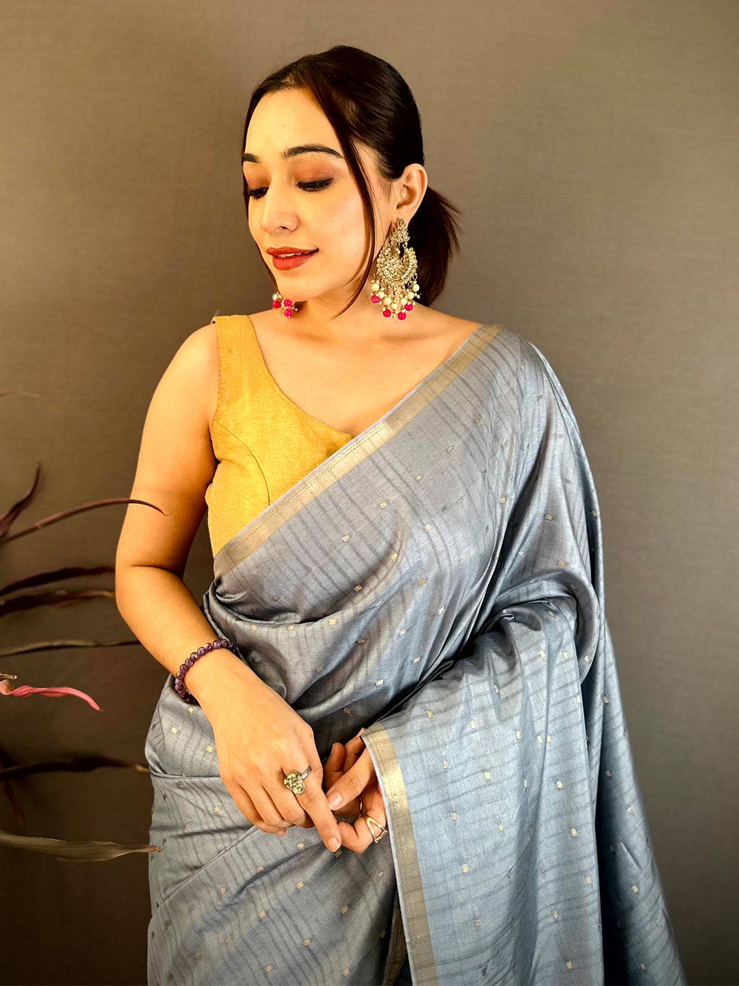 Stylish Slub Tussar Zari Butti Weave Saree