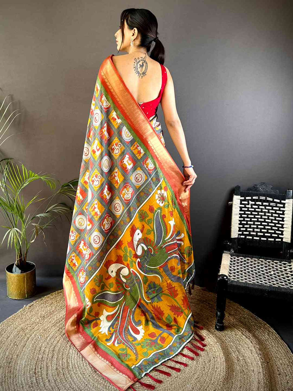 Grey Soft Silk Kalamkari Check Floral Print Saree