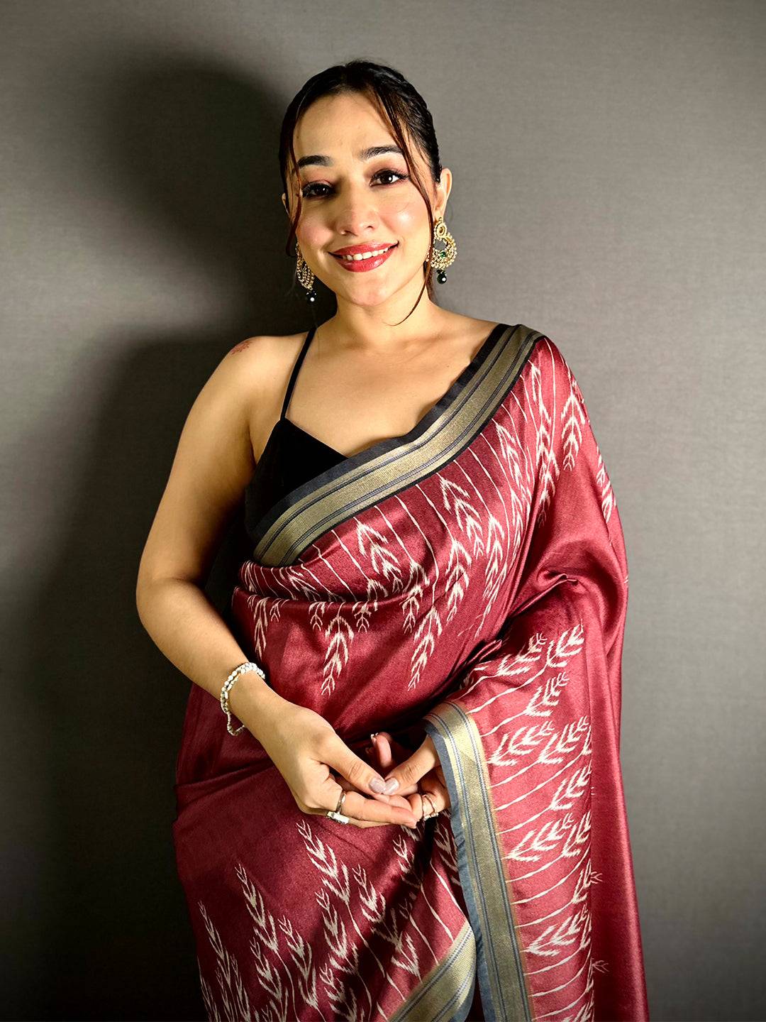 
Radiance Ikkat Gaji Lakda Patta Silk Saree