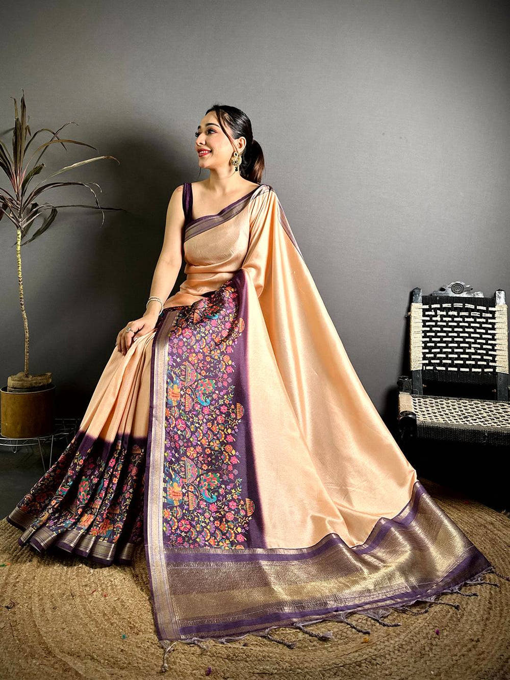 Elegant Gaji Lakda Patta Folk Art Silk Saree