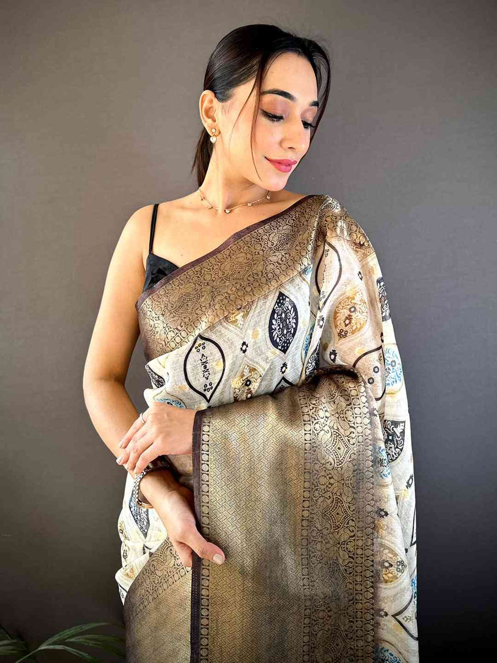 White Geometric Kota Doriya Saree